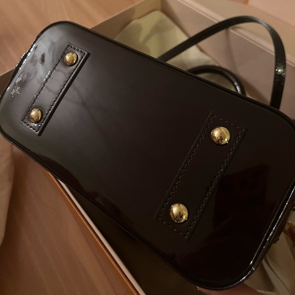 Louis Vuitton Alma handbag - Picture 9 of 13